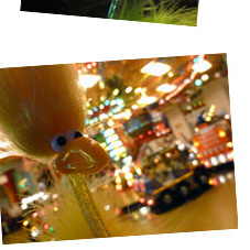 Finn am Kinderkarussell